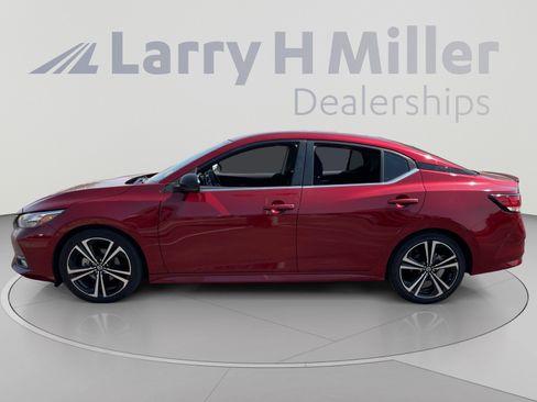 Used 2022 Nissan Sentra SR FWD image 2