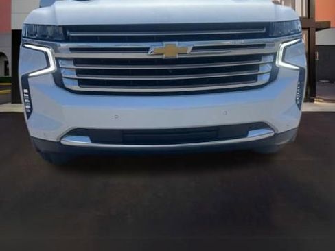 Used 2022 Chevrolet Tahoe High Country image 2