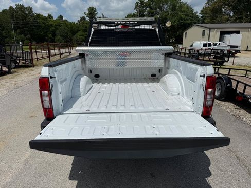 Used 2022 Ford F250 XL w/ Power Equipment Group AWD/4WD image 5