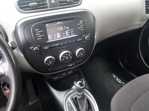 Used 2018 Kia Soul FWD image 53