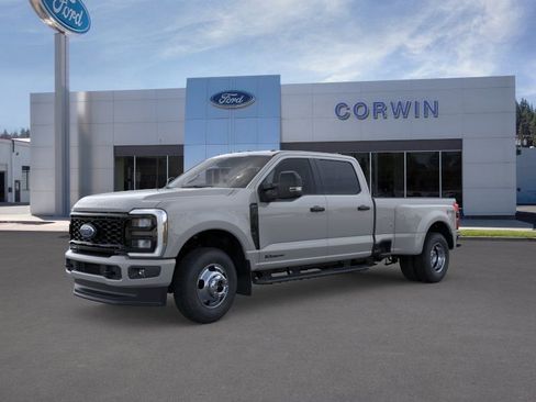 New 2026 Ford F350 4x4 Crew Cab DRW Super Duty image 3