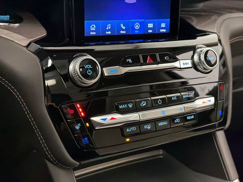 Used 2023 Ford Explorer Platinum w/ Technology Package image 29