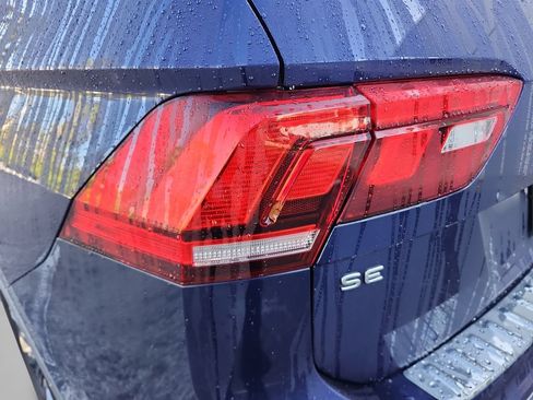 Used 2022 Volkswagen Tiguan SE FWD image 36