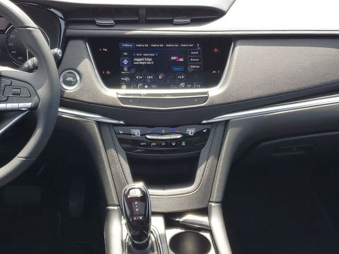 Used 2025 Cadillac XT6 Luxury AWD/4WD image 24