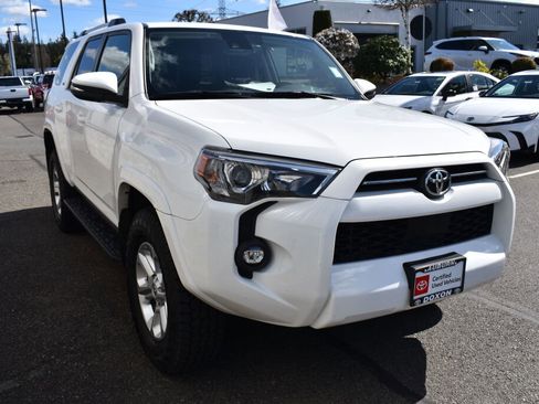 Certified 2021 Toyota 4Runner SR5 Premium image 3