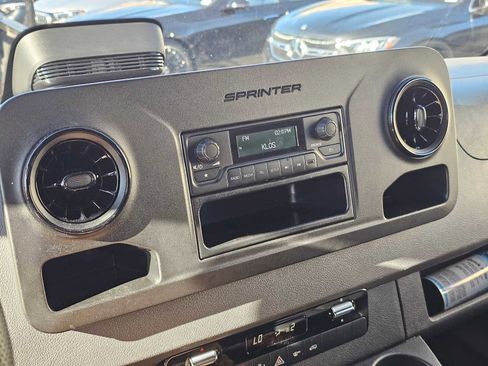 Used 2025 Mercedes-Benz Sprinter 2500 image 24