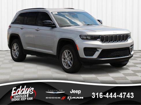 New 2026 Jeep Grand Cherokee Laredo AWD/4WD image 1