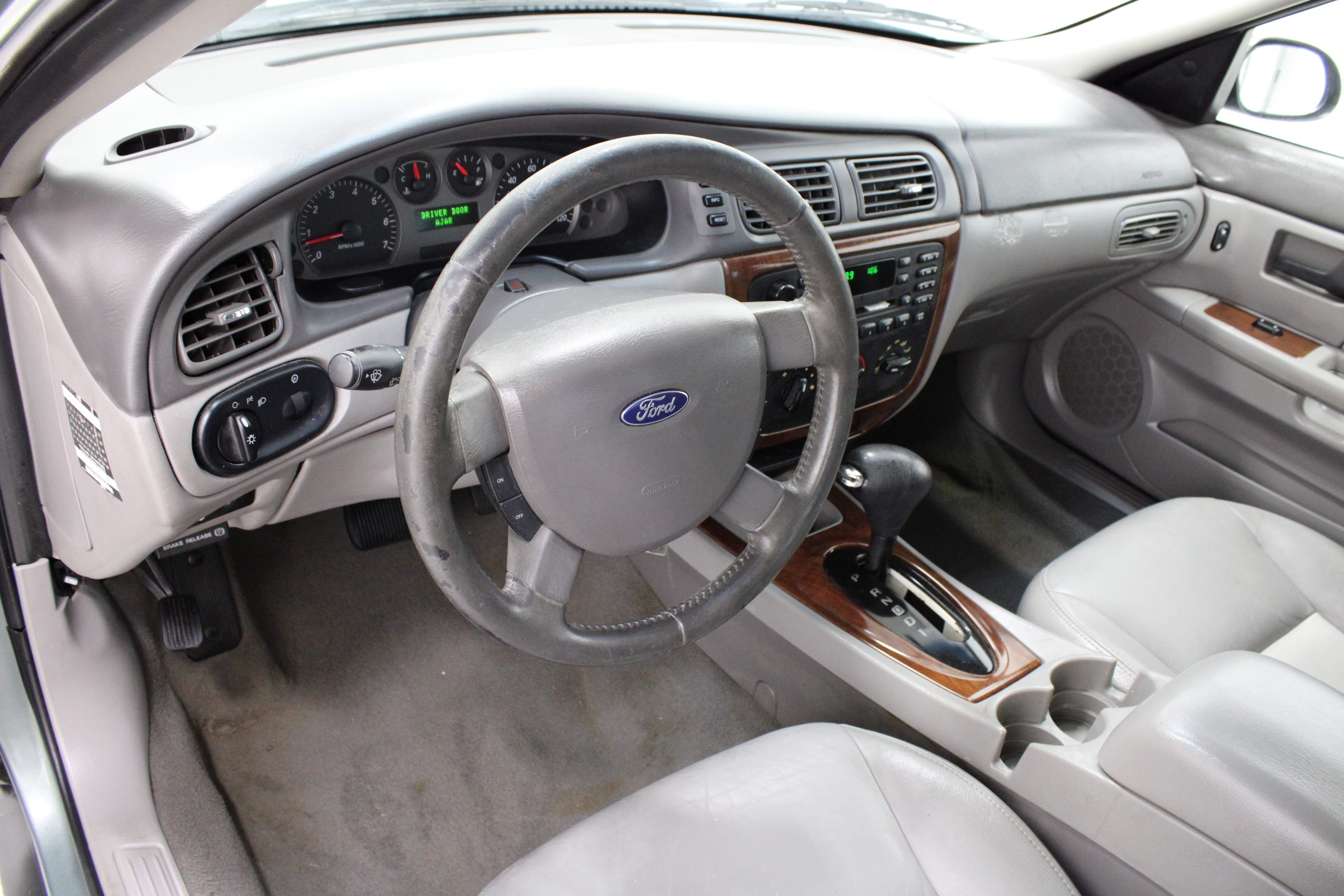 Used 2006 Ford Taurus SEL FWD image 13