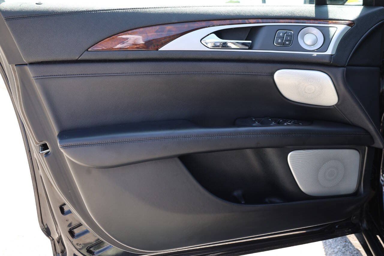 Used 2020 Lincoln MKZ Reserve w/ Luxury Package FWD image 12