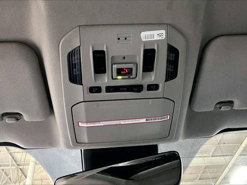 Used 2021 Toyota Highlander XLE image 34