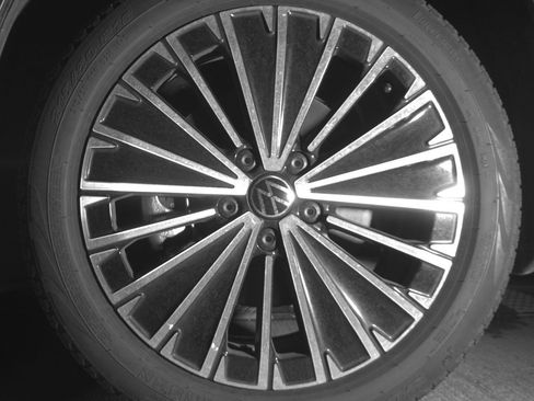 Used 2025 Volkswagen Taos SE image 12