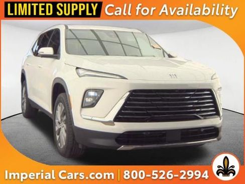 Used 2025 Buick Enclave Preferred AWD/4WD image 1