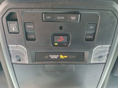 Used 2025 Toyota Tacoma Limited AWD/4WD image 26