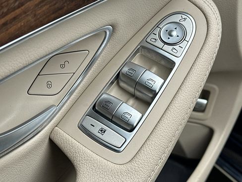 Used 2019 Mercedes-Benz C 300 Sedan image 13