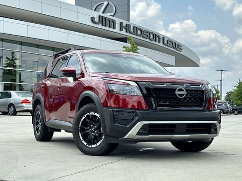 Used 2025 Nissan Pathfinder Rock Creek AWD/4WD image 2