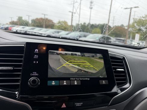 Used 2021 Honda Pilot EX image 41