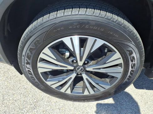 Used 2023 Nissan Rogue SV w/ SV Premium B Package AWD/4WD image 5