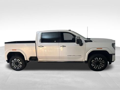 Used 2024 GMC Sierra 2500 Denali Ultimate AWD/4WD image 6