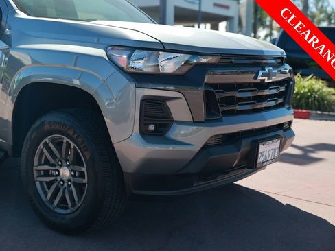 Used 2023 Chevrolet Colorado LT w/ LT Convenience Package II AWD/4WD image 8