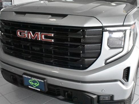 Used 2025 GMC Sierra 1500 Elevation w/ Elevation Premium Package image 11