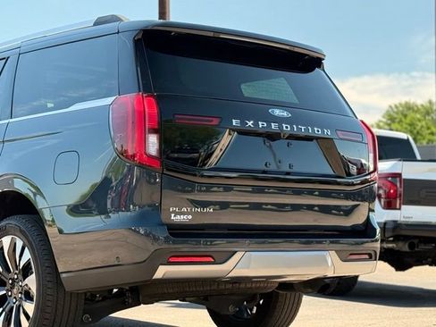 Used 2025 Ford Expedition Platinum w/ Driver's Package AWD/4WD image 50