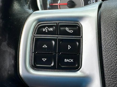Used 2012 Chrysler Town & Country Touring w/ Entertainment Group #1 FWD image 18