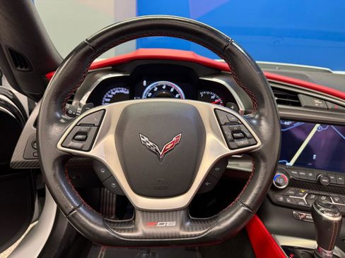 Used 2015 Chevrolet Corvette Z06 w/ 3LZ Preferred Equipment Group RWD image 19