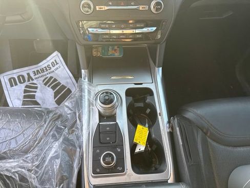 Used 2020 Ford Explorer Platinum w/ Premium Technology Package AWD/4WD image 18