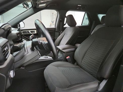 Used 2020 Ford Explorer XLT RWD image 14