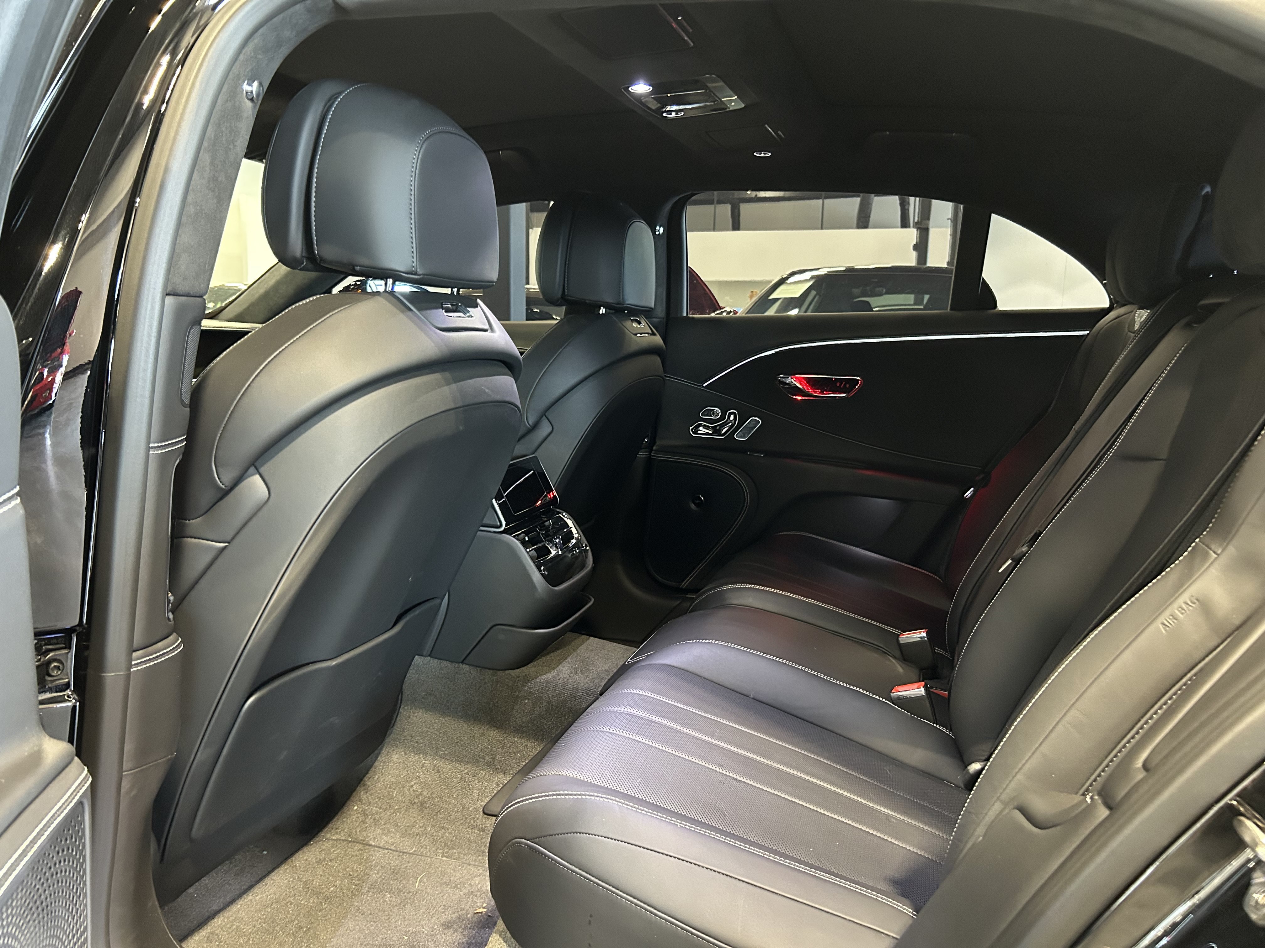 Used 2021 Bentley Flying Spur V8 AWD/4WD image 13