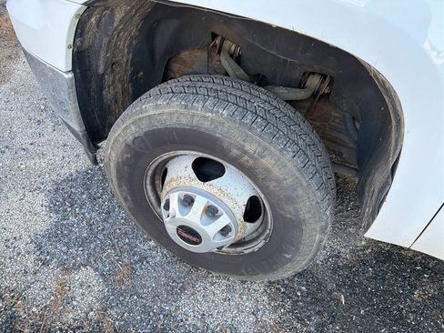 Used 2011 GMC Sierra 3500 W/T w/ Snow Plow Prep Package image 8