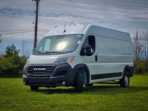 New 2026 RAM ProMaster 2500 w/ Convenience Group FWD image 8