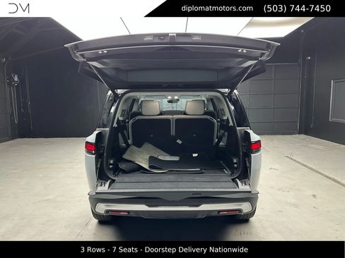 Used 2023 Rivian R1S Adventure image 40