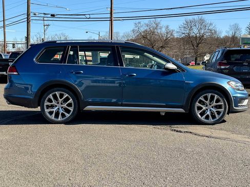 Used 2019 Volkswagen Golf Alltrack SE AWD/4WD image 2
