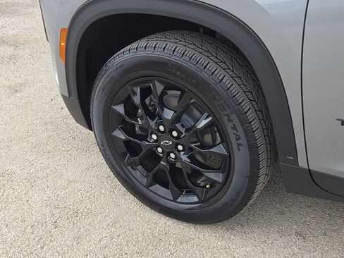 Certified 2026 Chevrolet Traverse LT w/ Midnight/Sport Edition image 32