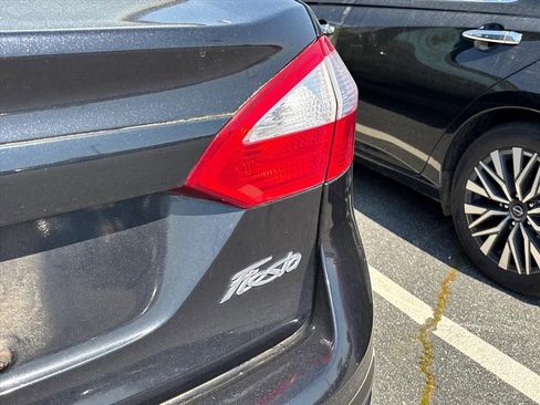 Used 2014 Ford Fiesta S image 11