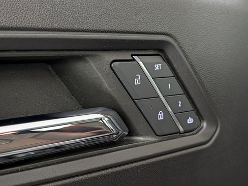 Used 2023 Chevrolet Colorado ZR2 w/ ZR2 Convenience Package III image 24