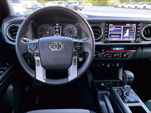 Certified 2023 Toyota Tacoma TRD Off-Road w/ Technology Package AWD/4WD image 5