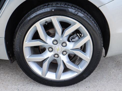 Used 2019 Chevrolet Impala LT image 19