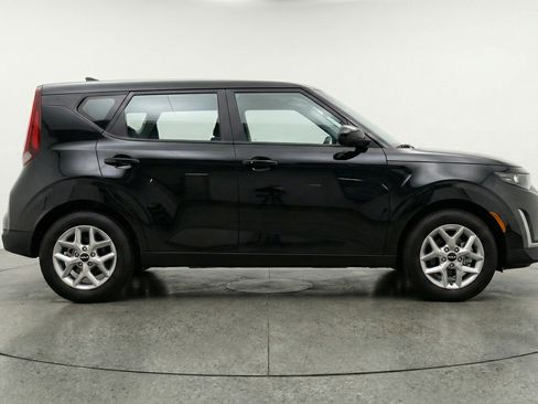 Used 2025 Kia Soul LX w/ LX Technology Package image 11