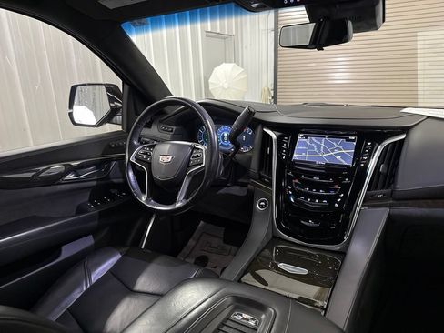 Used 2019 Cadillac Escalade ESV Platinum RWD image 20