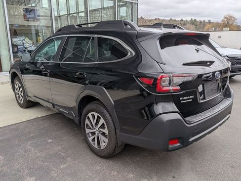 Used 2025 Subaru Outback Premium image 5
