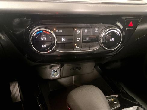 Used 2024 Chevrolet Trax LT image 25