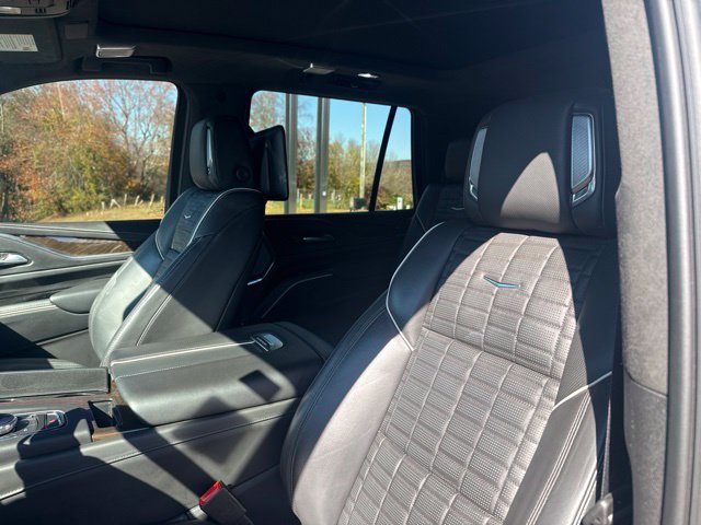 Used 2024 Cadillac Escalade Sport Platinum AWD/4WD image 12