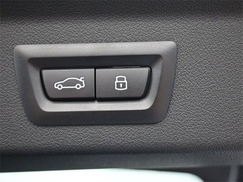 Certified 2025 BMW X2 xDrive28i w/ Premium Package image 16