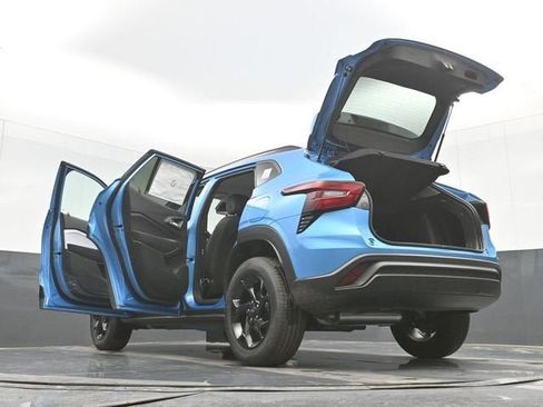 New 2026 Chevrolet Trax LT w/ Driver Confidence Package FWD image 51