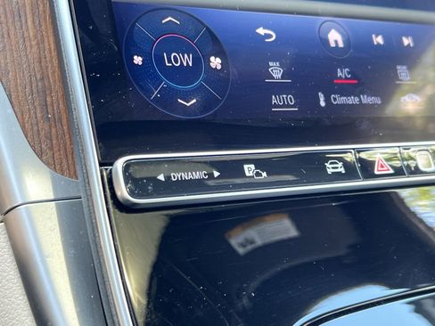 Certified 2024 Mercedes-Benz C 300 4MATIC Sedan image 39