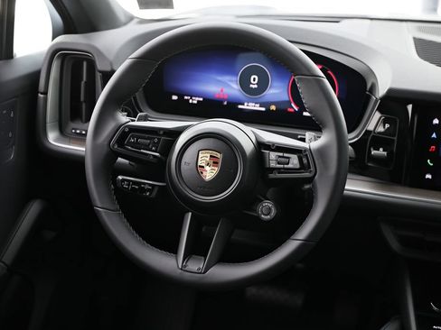 New 2026 Porsche Cayenne Coupe AWD/4WD image 30