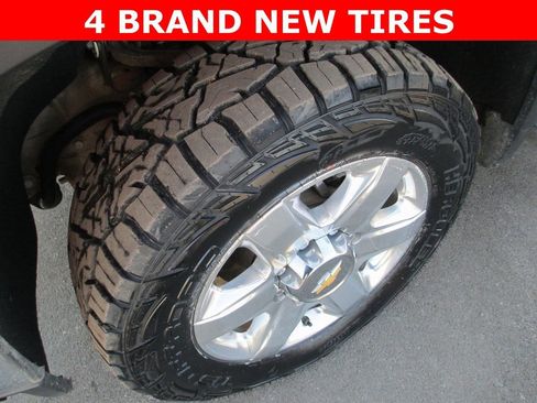 Used 2022 Chevrolet Silverado 2500 LTZ w/ LTZ Convenience Package image 3