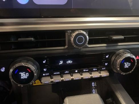 Used 2025 Toyota Tacoma TRD Sport w/ TRD Sport Premium Package AWD/4WD image 27